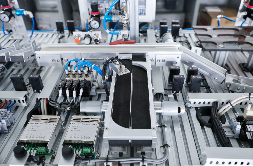Mechanical and Electrical Products Exports Hit Another Monthly High, China’s Foreign Trade Continues to Rise in “Gold Content”