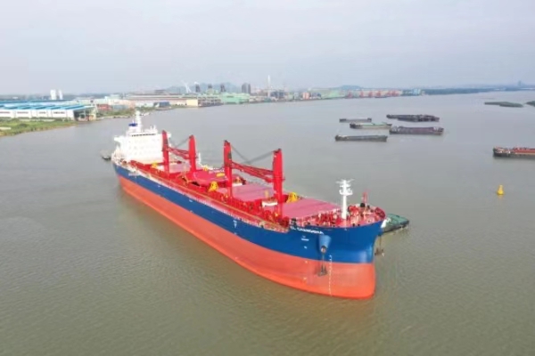 为国银金租建造的CROWN63 PLUS散货船
